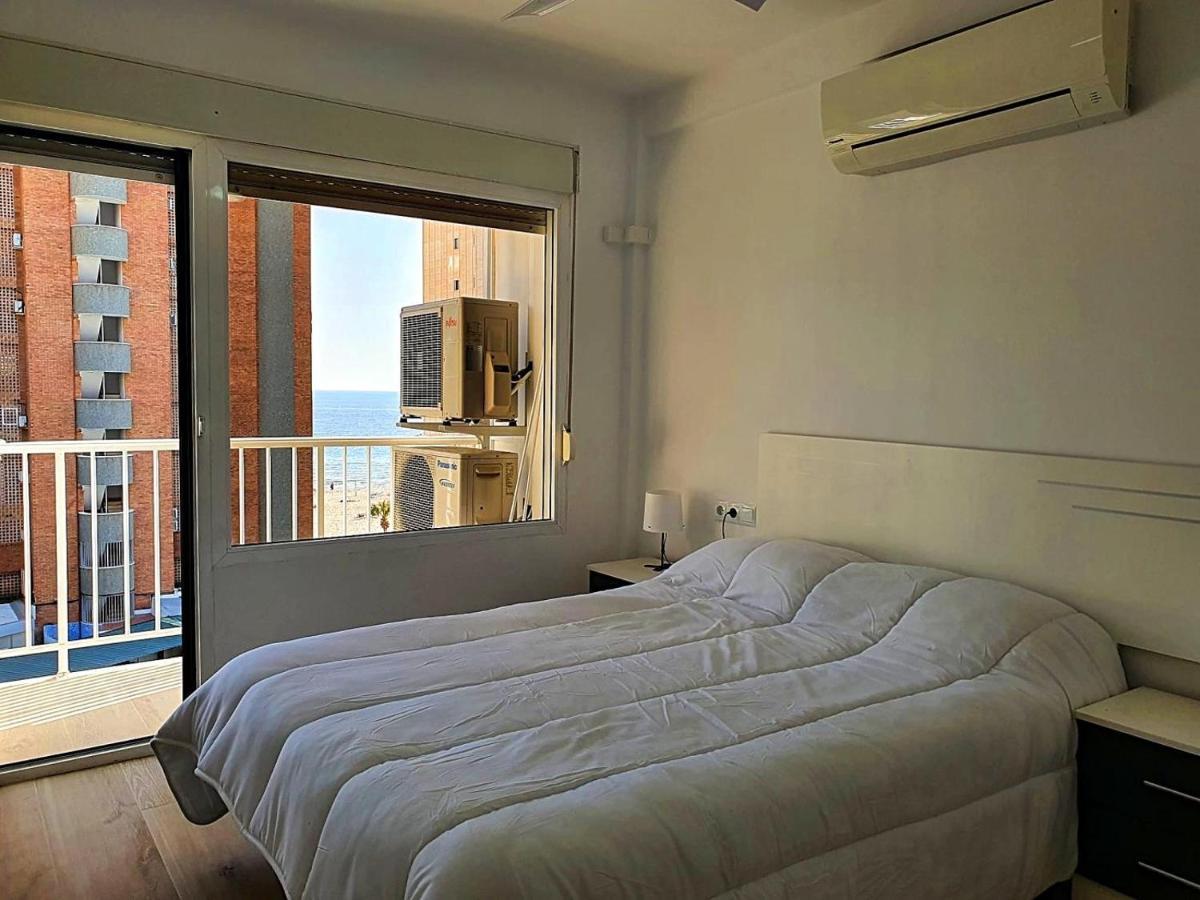 First Line Apartment With 3 Bedrooms And Seaviews Benidorm Ngoại thất bức ảnh