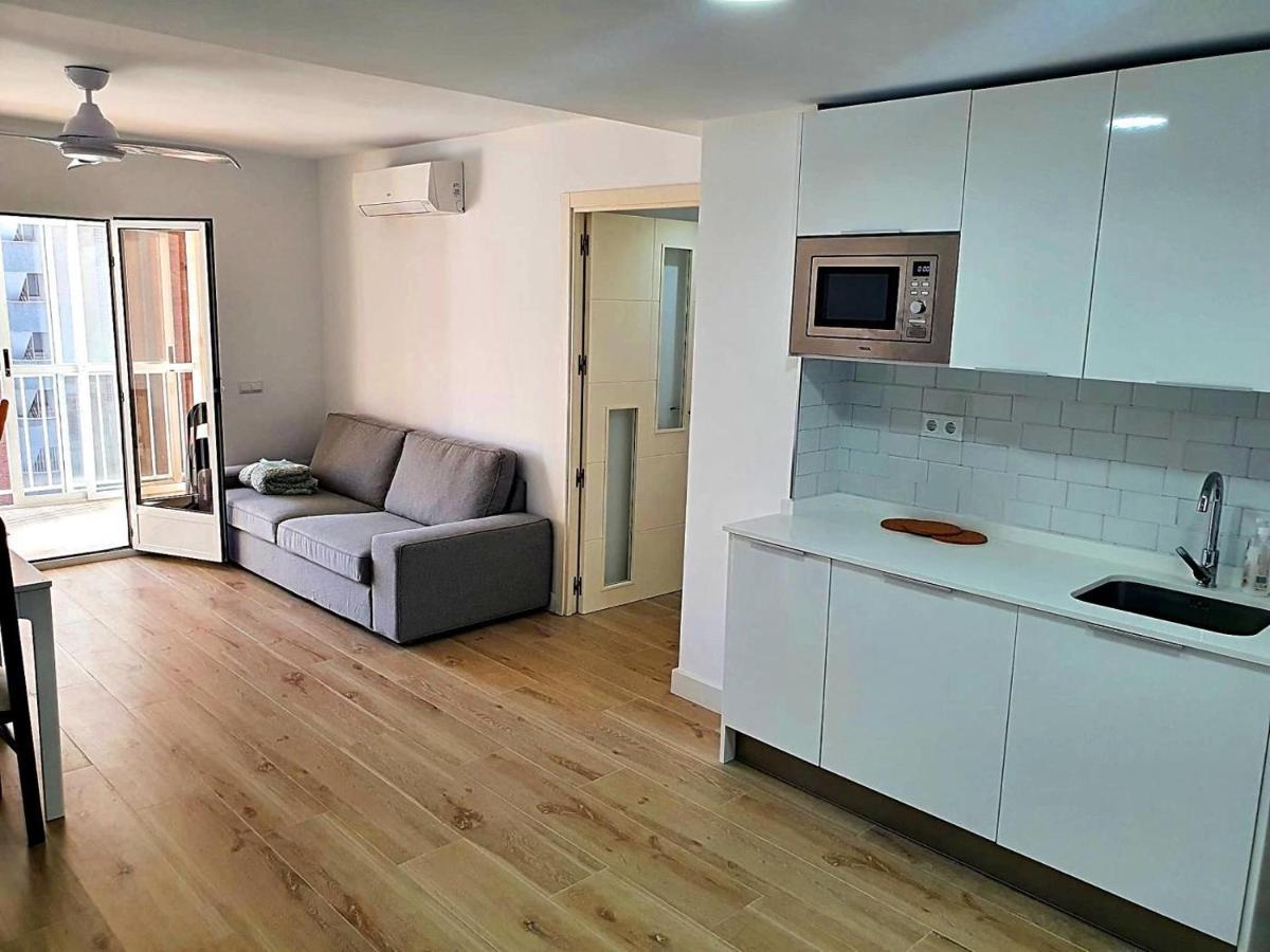 First Line Apartment With 3 Bedrooms And Seaviews Benidorm Ngoại thất bức ảnh