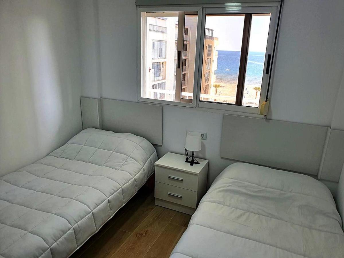 First Line Apartment With 3 Bedrooms And Seaviews Benidorm Ngoại thất bức ảnh
