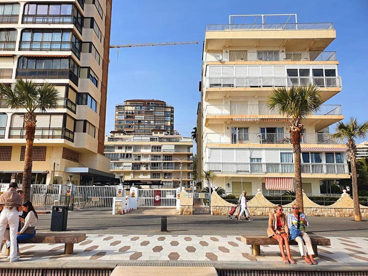 First Line Apartment With 3 Bedrooms And Seaviews Benidorm Ngoại thất bức ảnh